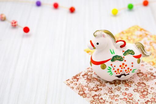 午の土鈴と千代紙･年賀状素材 年賀状,午,2026の写真素材