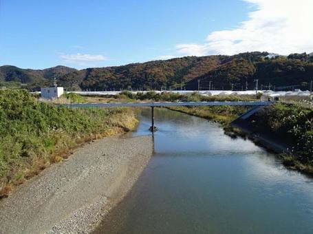 秋の川と沈下橋 秋の川と沈下橋 川,河川,橋の写真素材