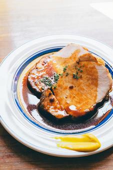 ポークステーキ ポークステーキ,ポーク,豚肉の写真素材