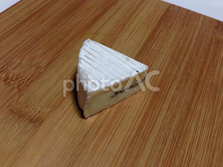 黒胡椒が中に入ってるカマンベールチーズ カマンベール,チーズ,黑胡椒の写真素材