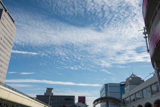 千里中央の秋の空と雲 千里中央の秋の空と雲の写真