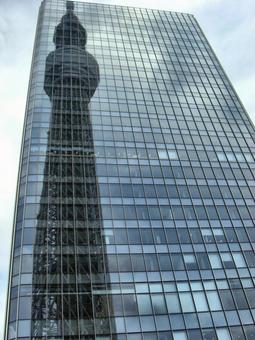 曇り日の東京スカイツリー-71 東京スカイツリー,曇り日,雲の写真素材
