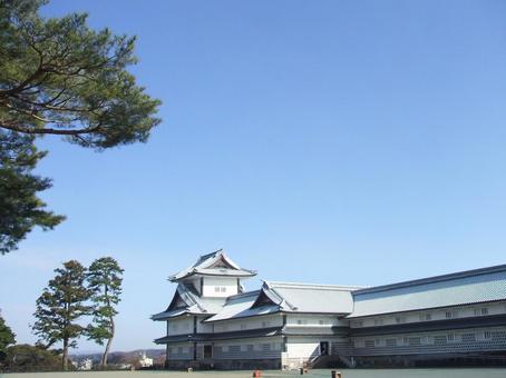 金沢城と青空 金沢城と青空の写真