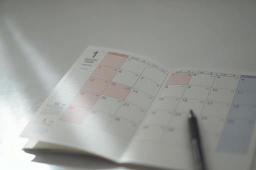 1月のページを開いた手帳(2025年) 1月のページを開いた手帳(2025年)の写真
