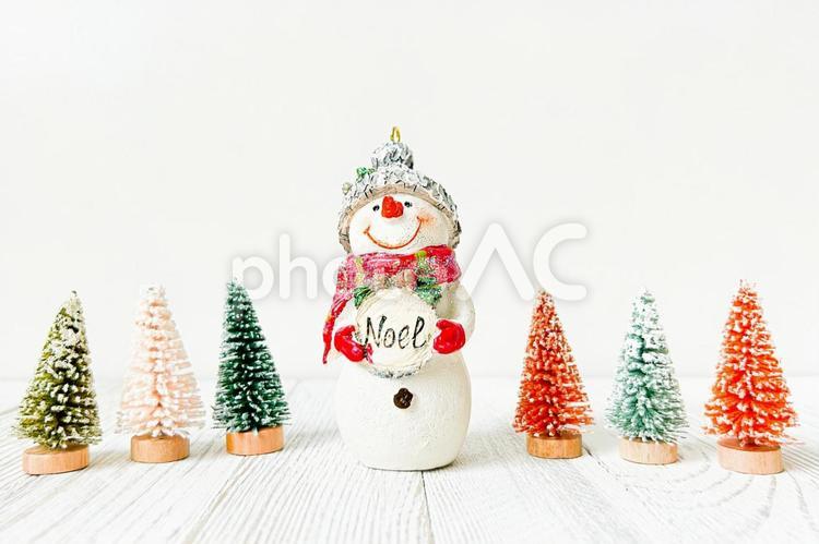 クリスマスノエルとスノーマン クリスマス,ノエル,雪だるまの写真素材