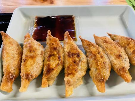 揚げ餃子 揚げ餃子 揚げ餃子,餃子,ぎょうざの写真素材