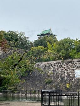A glimpse of the castle tower - Osaka Castle, JPG A glimpse of the castle tower - Osaka Castle, JPG