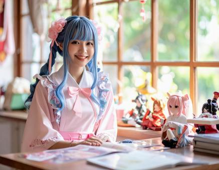 推しコスで過ごす女性 推しコスで過ごす女性 押し活,サブカルチャー,女性の写真素材