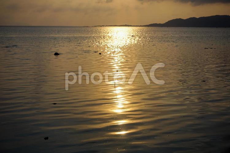 石垣島の夕日 夕日,太陽,夕焼けの写真素材