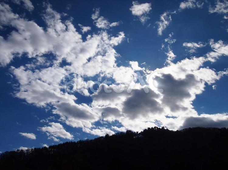 空と雲と山 秋,雲,晴天の写真素材