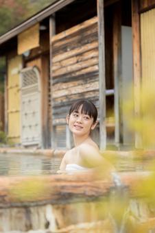 温泉女子イメージ 温泉女子イメージ 女性,温泉,人物の写真素材