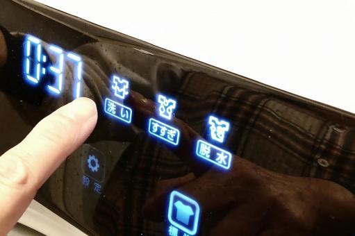 洗濯をする 洗濯,洗濯機,洗いの写真素材