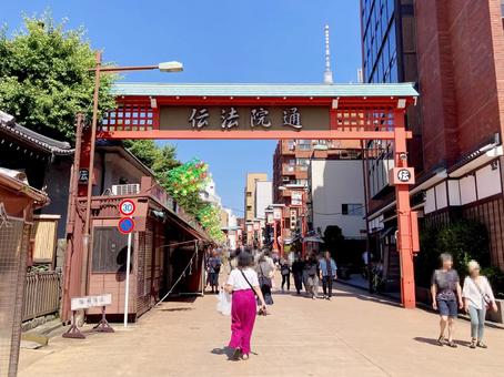 東京風景・浅草 東京風景・浅草 浅草,伝法院通り,東京都の写真素材