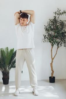 腕のストレッチをしている男性 男性,外国人,欧米人の写真素材