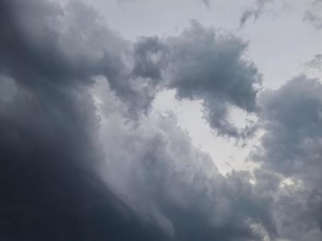 曇天〜8月〜① 20250806 曇天〜8月〜① 20250806 天候,自然,曇天の写真素材