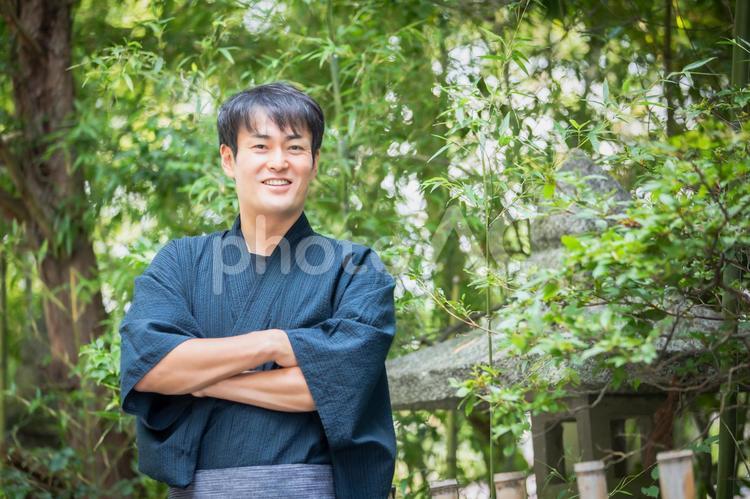 浴衣姿の男性 浴衣,ゆかた,男性の写真素材