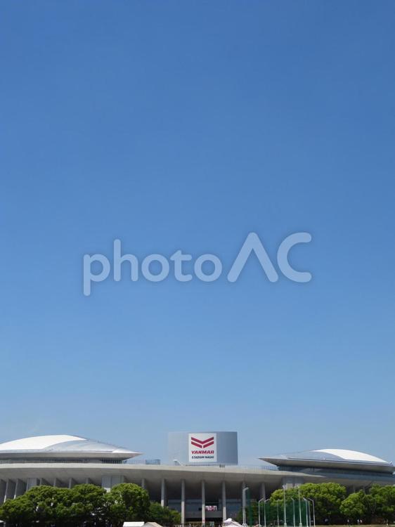 スタジアムのある風景（長居） スタジアム,長居,空の写真素材