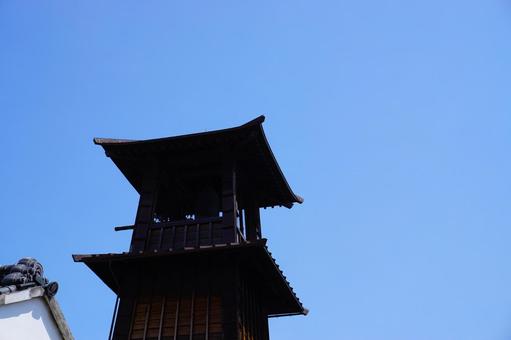 川越市の青空の下の時の鐘4 川越市の青空の下の時の鐘4 時の鐘,川越市,鐘の写真素材