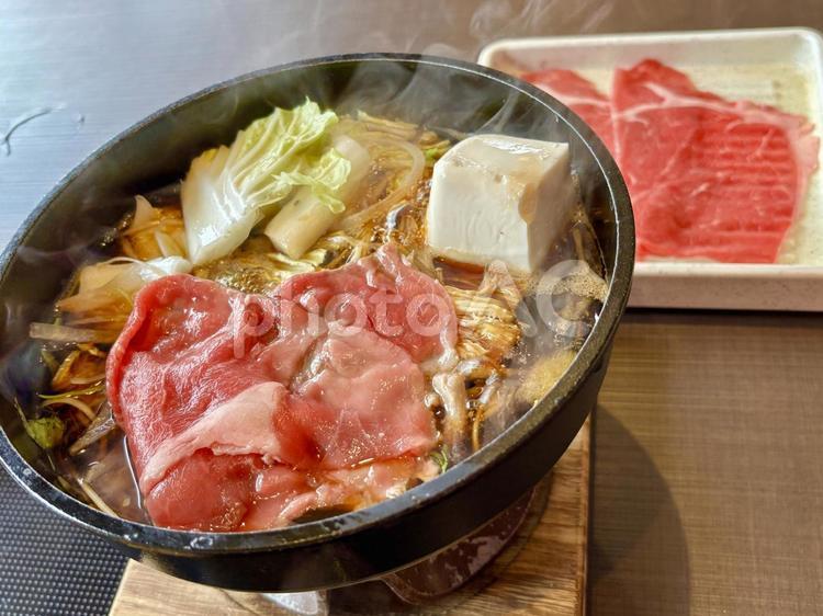すき焼き御膳 肉料理,鍋,料理の写真素材
