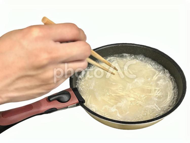 そーめん　茹でる ソーメン,茹でる,ゆがくの写真素材