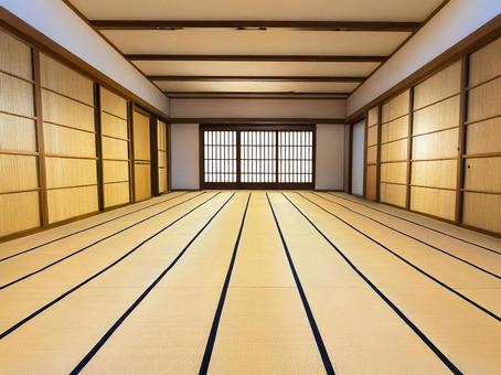 広い畳の敷かれた和室 広い畳の敷かれた和室の写真