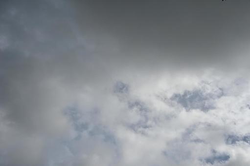 曇り空 曇り空 空,曇り,曇り空の写真素材