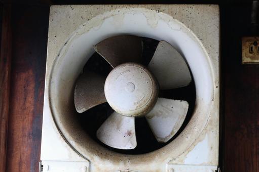 汚い換気扇 換気扇,換気,汚れの写真素材
