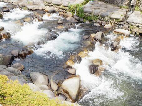 川のせせらぎ 郡上八幡,小川,渓流の写真素材