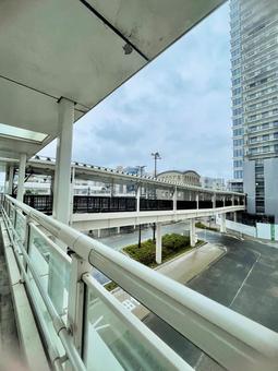 建設中タワマン藤沢辻堂駅からの遊歩道風景 建設中タワマン藤沢辻堂駅からの遊歩道風景の写真