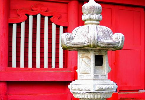神社にある石灯籠 神聖なイメージ画像素材 神社にある石灯籠 神聖なイメージ画像素材 神社,石灯籠,灯篭の写真素材