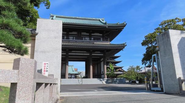 日泰寺　正面入口　山門 日泰寺,覚王山,日本の写真素材