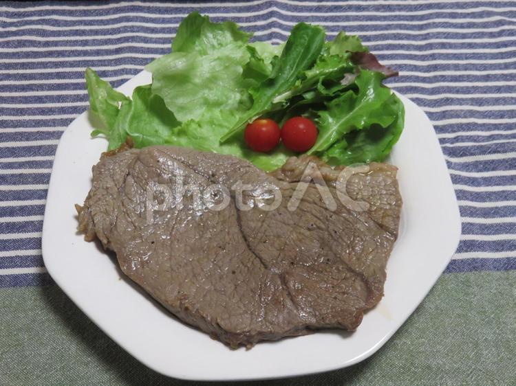 ステーキ ステーキ,牛肉,お肉の写真素材