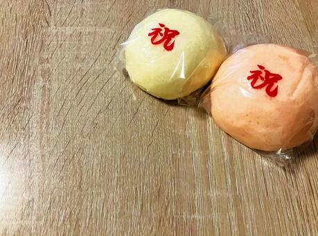 紅白饅頭 紅白饅頭 紅白饅頭,饅頭,まんじゅうの写真素材