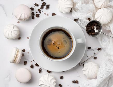 テーブルの上のコーヒー テーブルの上のコーヒーの写真