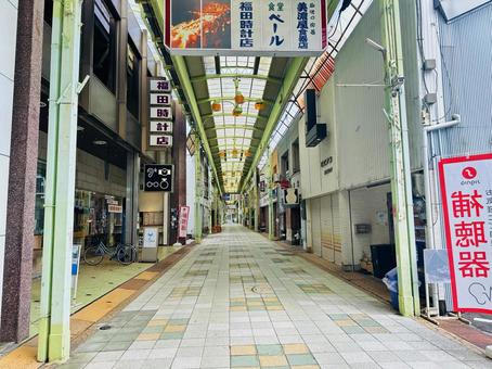 田舎の商店街 アーケード商店街 田舎の商店街 アーケード商店街 シャッター商店街,中之町商店街,店舗の写真素材