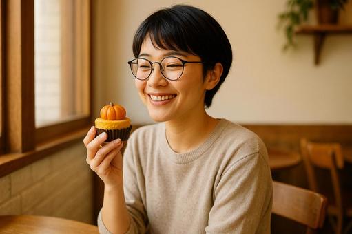 女性と秋スイーツ 女性と秋スイーツの写真