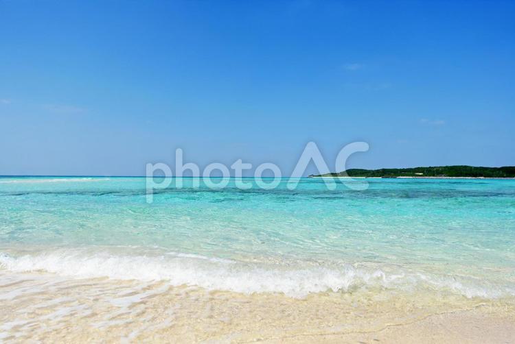 沖縄の美しい海と空 沖縄,海,ビーチの写真素材