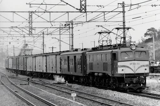 EF58けん引荷物列車の写真