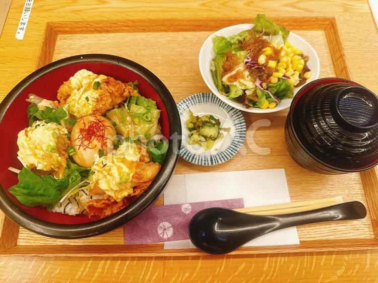 チキン南蛮丼 チキン南蛮,チキン南蛮丼,チキンの写真素材