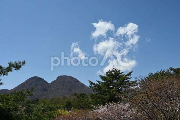 群馬県の伊香保の上ノ山公園から山々と雲 群馬県,伊香保,上ノ山公園の写真素材