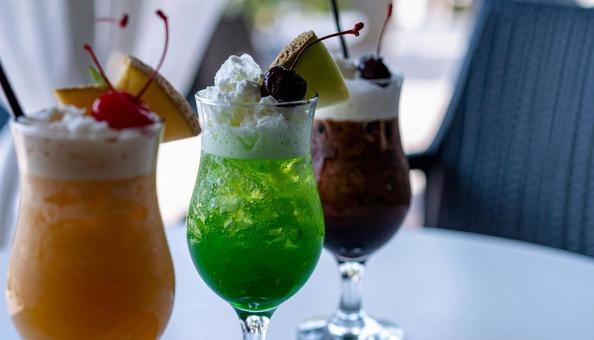 メロンソーダ クリームソーダ メロンソーダ クリームソーダの写真