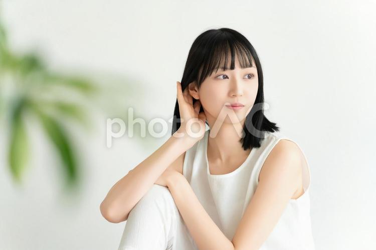 若い日本人女性の美容イメージ 女性,美容,笑顔の写真素材