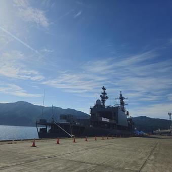 護衛艦せとぎり後方 護衛艦せとぎり後方 空,晴天,海の写真素材
