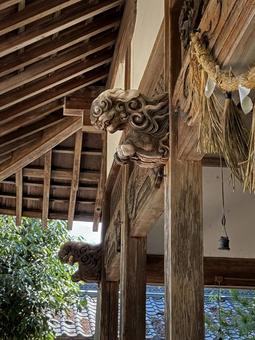 獅子木鼻(三重県東員町の鳥取神社) 獅子木鼻(三重県東員町の鳥取神社) 獅子,木鼻,彫刻の写真素材