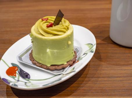 午後の静けさとピスタチオケーキ 午後の静けさとピスタチオケーキ ピスタチオ,ケーキ,スイーツの写真素材