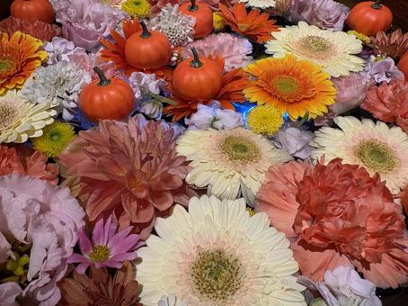 花手水 花手水 フラワーアレンジメント,カーネーション,赤いの写真素材