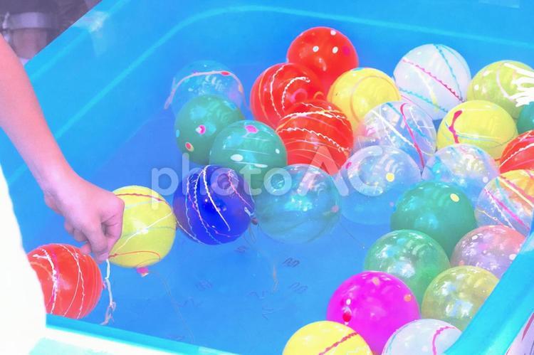 夏祭りのヨーヨー釣り２ ヨーヨー釣り,ヨーヨー,釣りの写真素材