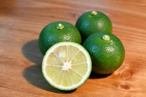 すだち 断面 酢橘 すだち 断面 酢橘 の写真