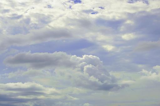 夏の曇り空 夏の曇り空の写真
