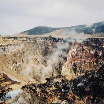 三原山火口 伊豆大島,三原山,火口の写真素材